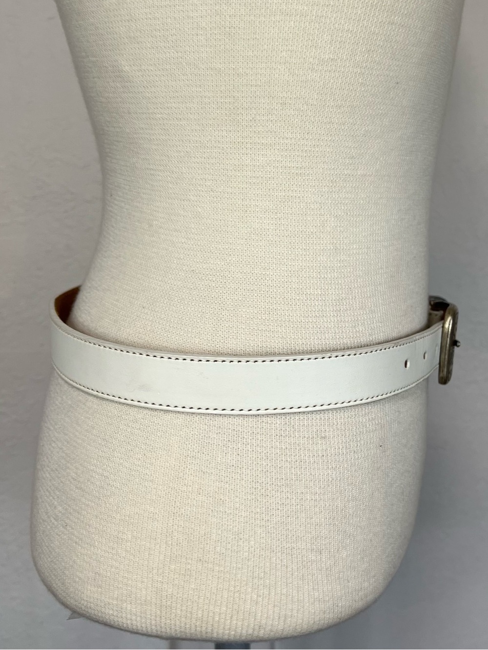 White Leather Western Style Belt with Antiqued Silver Buckle - Picture 5 of 15